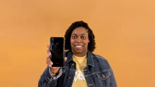 Kendi Akıllı Telefon Markasını Kuran İlk Afro-Amerikan Kadın