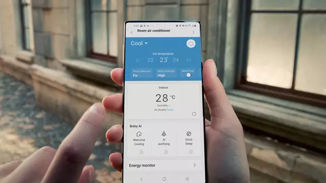 Samsung'un Yeni Reklam Filmi, Tam Ekranlı Telefon Gösterdi