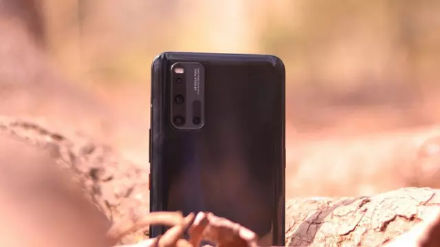 Vivo iQOO Neo 3 5G, 144 Hz Ekranla Gelecek