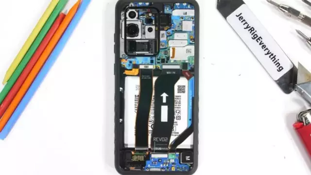 Samsung Galaxy S20 Ultra Parçalara Ayrıldı (Video)
