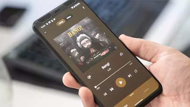 YouTube Music'e Şarkı Sözleri Görüntüleme Özelliği Geldi