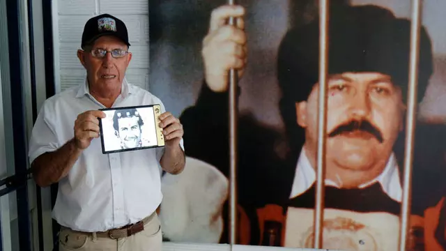 Escobar Fold 1'i Alanlara Dalga Geçer Şeklinde Paket İçeriği 1 Escobar Fold 1'i Alanlara Dalga Geçer Gibi Paket İçeriği