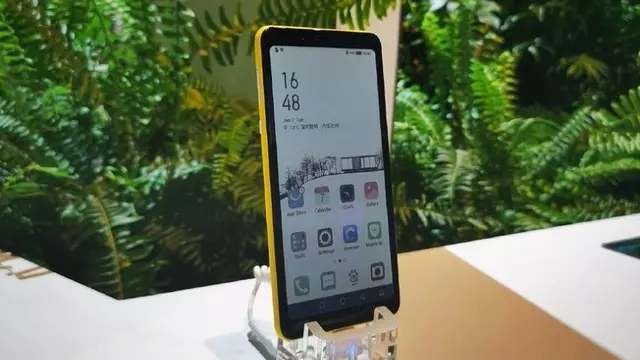 Hisense, Renkli E-Ink Ekranlı İlk Akıllı Telefonu Tanıttı 1 Hisense, Renkli E-Ink Ekranlı İlk Akıllı Telefonu Tanıttı