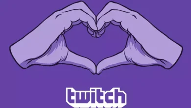 Babasının Tedavilerini Karşılamak İçin 10 Saat Yayın Yapıyor