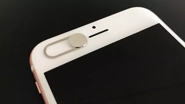 Akıllı Telefonlarımızın Kameralarını Kapatmalı mıyız?