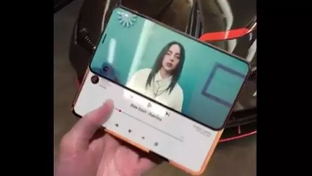 Çift Ekrana Sahip Bir iPhone Konsepti Ortaya Çıktı (Video)