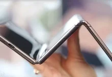 TCL'nin Üç Ekranlı Katlanabilir Telefonu Bir Videoda Görüldü