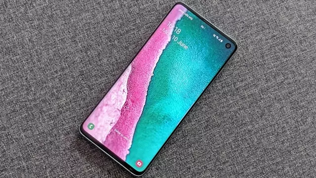 Samsung Galaxy S10'un Çileden Çıkaran Hatası Düzeltiliyor