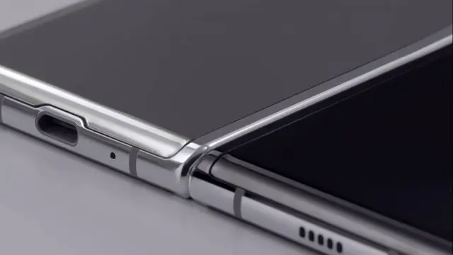 Samsung'dan Katlanabilir Telefonlarına Ultra İnce Cam Çözümü 1 Samsung'dan Katlanabilir Telefonlarına Ultra İnce Cam Çözümü