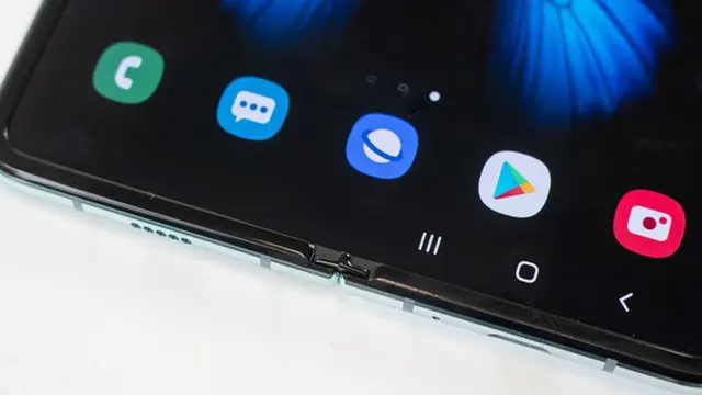 Yeni Galaxy Fold, Hong Kong'da Aşırı Yüksek Fiyata Satılıyor 1 Yeni Galaxy Fold, Hong Kong'da Aşırı Yüksek Fiyata Satılıyor