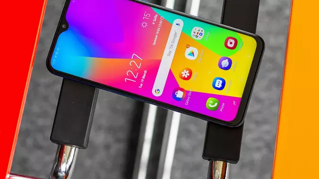 İddia: Samsung, 6.000 mAh Bataryalı Bir Telefon Geliştiriyor 1 İddia: Samsung, 6.000 mAh Bataryalı Bir Telefon Geliştiriyor