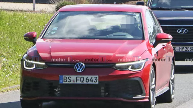 Volkswagen Golf GTI TCR, Test Sürüşünde Görüntülendi (Video)