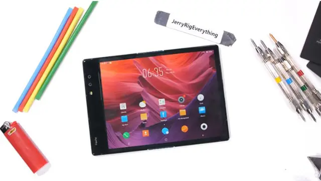 İlk Katlanabilir Telefon Flexpai, Sağlamlık Testine Girdi 1 İlk Katlanabilir Telefon Flexpai, Sağlamlık Testine Girdi