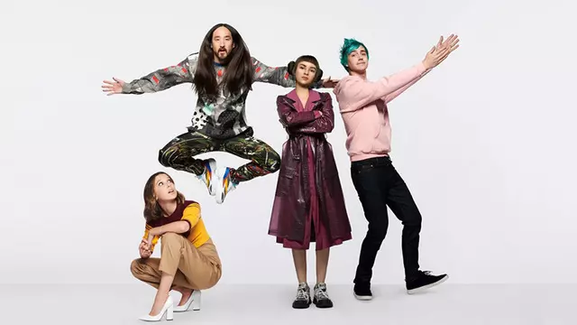 Boşta Kalan Galaxy Fold Ünlüleri, S10 İçin Reklam Çekti 1 Boşta Kalan Galaxy Fold Ünlüleri, S10 İçin Reklam Çekti