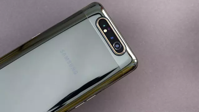 Samsung Galaxy A90, Galaxy R Serisi Olarak Gelebilir 1 Samsung Galaxy A90, Galaxy R Serisi Olarak Gelebilir