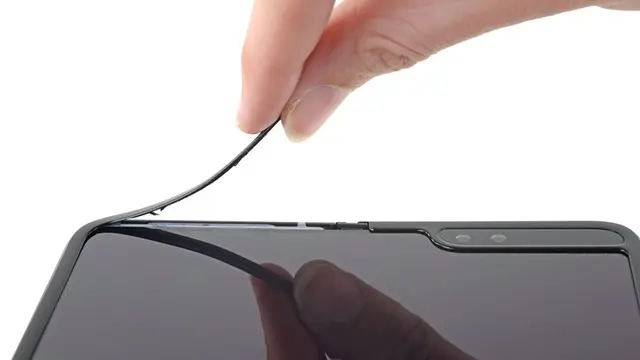iFixit, Galaxy Fold Değerlendirmesini Paylaştı: Bozulur Bu
