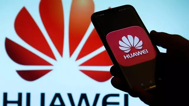 Huawei, 5G Destekli Katlanabilir Telefonunu MWC'de Tanıtacak