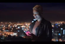 Samsung, Galaxy Flex İçin Bir Video Yayınladı