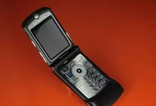 Motorola RAZR Geri Dönüyor (O Nasıl Fiyat)