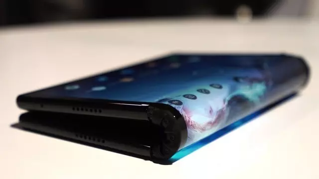 Dünyanın 'Gerçekten' Katlanabilen Telefonu - Royale FlexPai