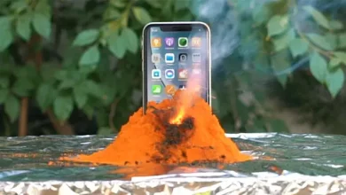 iPhone XR’yi Kimyasal Yanardağ Tozunun İçine Atıp Yaktık!