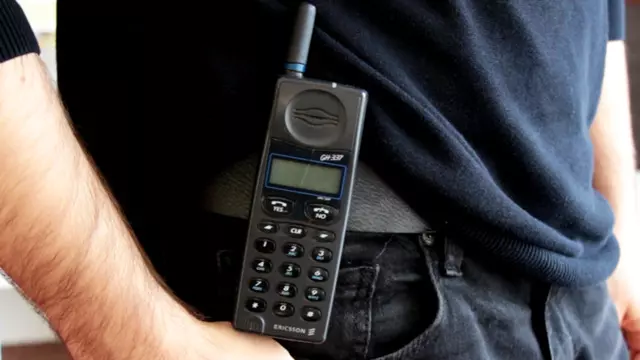 Türkiye'nin İlk Cep Telefonu: Ericsson GH337 1 Türkiye'nin İlk Cep Telefonu: Ericsson GH337