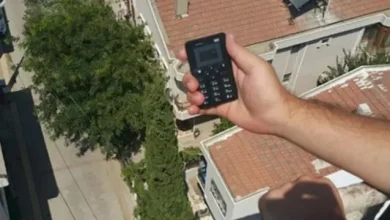 Dünyanın En Minik Kart Telefonunu Vinçten Aşağıya Attık! 3 Dünyanın En Küçük Kart Telefonunu Vinçten Aşağıya Attık!