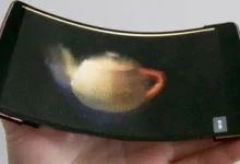 Dünyanın İlk Bükülebilir Hologram Telefonu (2 Dk’da Teknoloji)