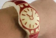 Apple Watch Alamayan Fenomenler Kollarına Gerçek Elma Taktı